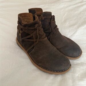 Born Brown Leather Boots